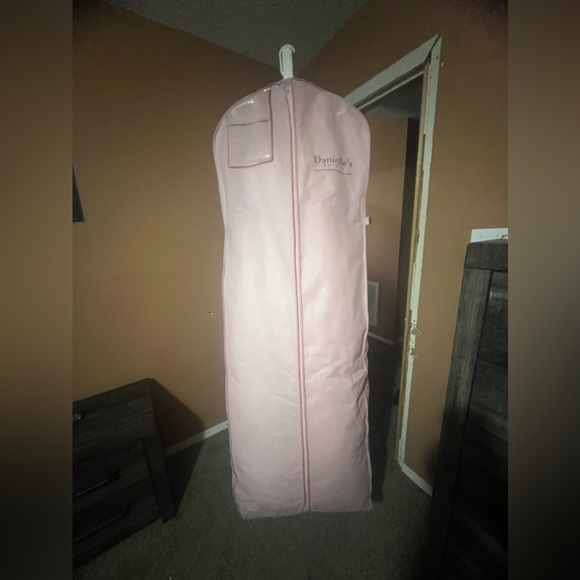Wedding Dress $800 OBO - Picture 10 of 10